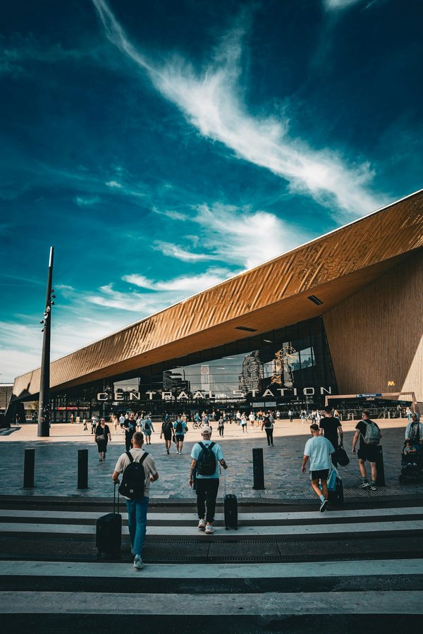 Transforming Travel: Innovative Ways a Nottingham Travel Agency Can Leverage Virtual Reality for Immersive Tours